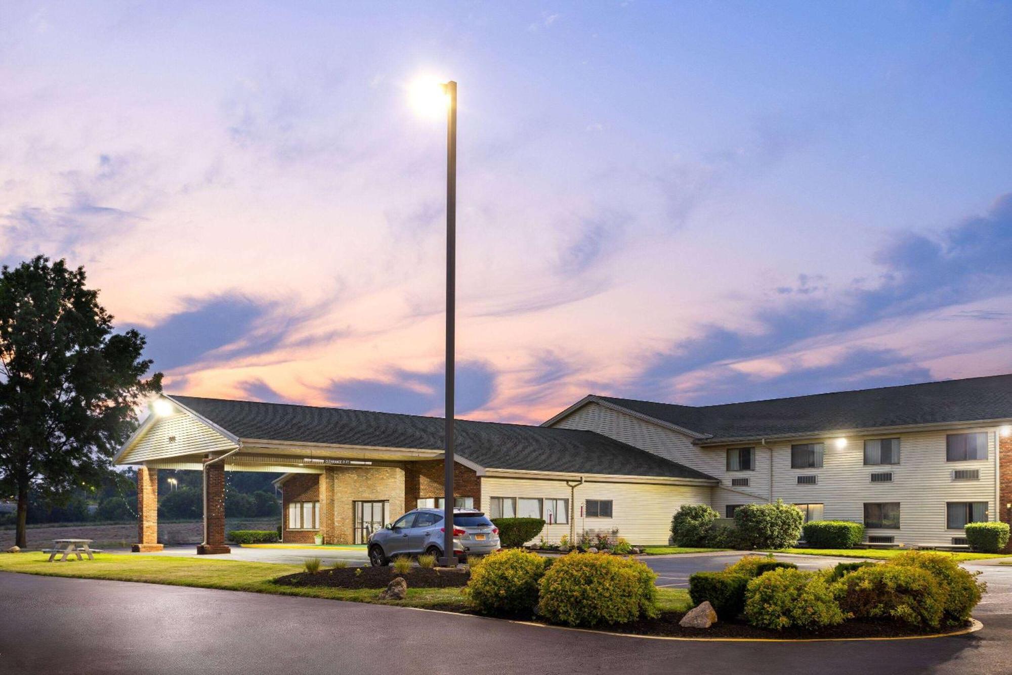 Super 8 By Wyndham Henrietta/Rochester Area Eksteriør billede